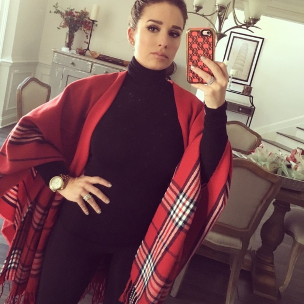 Jessie James Decker “Not A Rug Pashmina”